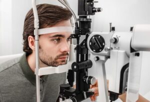 Read more about the article Exploring the Benefits of Surgery LASIK: A Modern Approach to Vision Correction